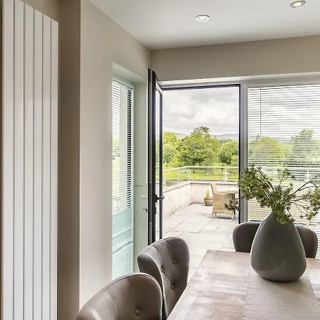 Carus Golf Penthouse * Burneside